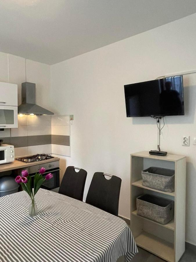 Apartment Greta Лабин Экстерьер фото